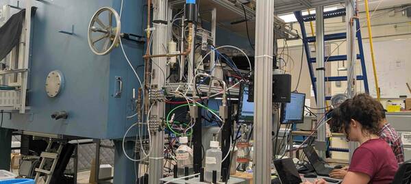 Experiments being conducted in the pi convection cloud chamber lab